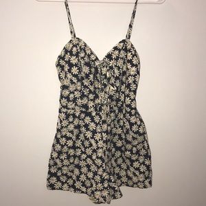 Size S, floral romper 🌻